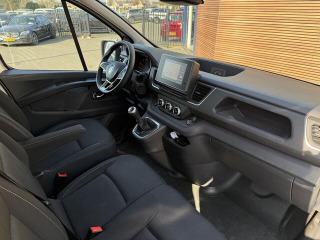 Renault TRAFIC 2.0 Blue dCi 130 T30 L2H1 Luxe Black Edition Spoiler / Lm Velgen / Navi / Camera / Betimmering