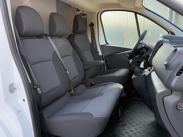 Renault TRAFIC 2.0 dCi 120 PK / L1H1 / 1e EIG. / 2x SCHUIFDEUR / TREKHAAK / AIRCO / CRUISE / 3-ZITS
