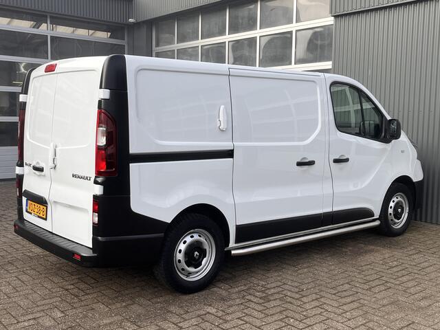 Renault TRAFIC 1.6 dCi L1H1 2x Schuifdeur Kastinrichting Airco Cruise controle Kastinrichting 3-Persoons Telefoonverbinding Parkeersensoren achter Sitebars 1e eigenaar Euro 6 Dealer onderhouden