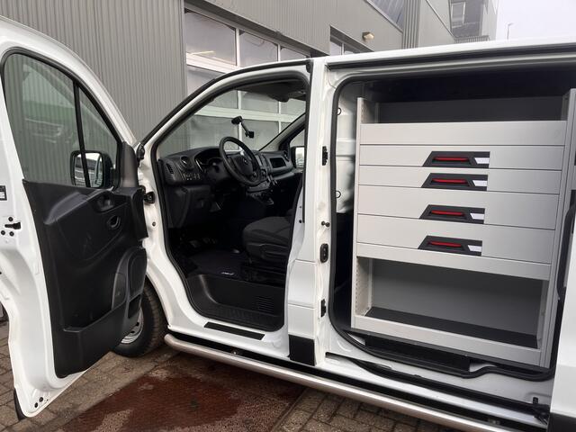 Renault TRAFIC 1.6 dCi L1H1 2x Schuifdeur Kastinrichting Airco Cruise controle Kastinrichting 3-Persoons Telefoonverbinding Parkeersensoren achter Sitebars 1e eigenaar Euro 6 Dealer onderhouden