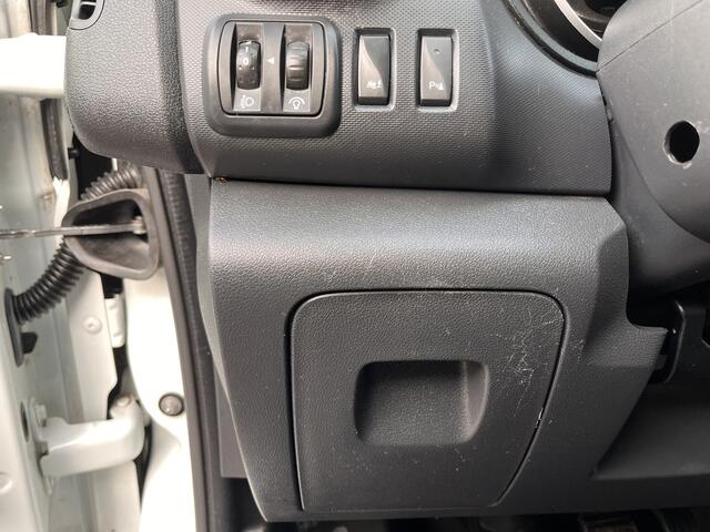 Renault TRAFIC 1.6 dCi L1H1 2x Schuifdeur Kastinrichting Airco Cruise controle Kastinrichting 3-Persoons Telefoonverbinding Parkeersensoren achter Sitebars 1e eigenaar Euro 6 Dealer onderhouden