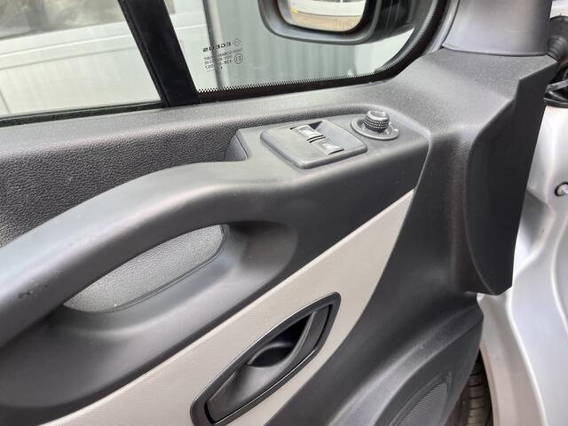 Renault TRAFIC 1.6 dCi T27 L1H1 BTW vrij!! Airco Cruise control Bluetooth telefoon voorbereiding Parkeersensoren achter Schuifdeur rechts Betimmering in laadruimte ex overheid Euro 6 ook ideaal voor ombouw camper