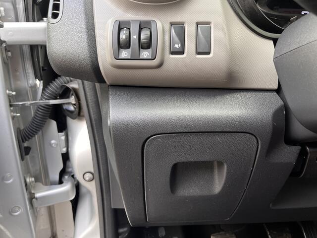 Renault TRAFIC 1.6 dCi T27 L1H1 BTW vrij!! Airco Cruise control Bluetooth telefoon voorbereiding Parkeersensoren achter Schuifdeur rechts Betimmering in laadruimte ex overheid Euro 6 ook ideaal voor ombouw camper