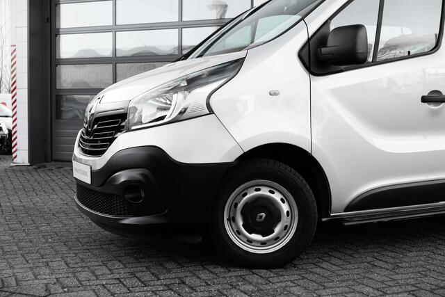 Renault TRAFIC 1.6 dCi T29 125 PK L2H1 Dubbele Cabine Luxe | Trekhaak | Camera | Airco | Cruise | NAVI | Side Steps | 2000 kg trekgewicht | | incl. Bovag rijklaarpakket met 12 maanden garantie |
