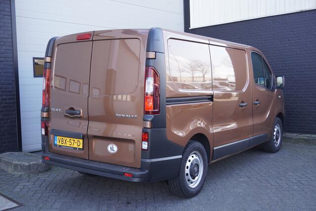 Renault TRAFIC 1.6 dCi EURO 6 - Airco - Navi - Cruise - ¤ 10.900,- Excl.