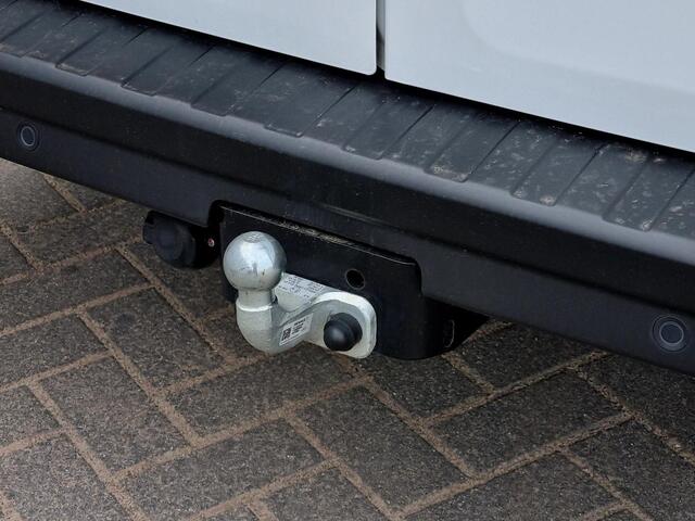 Renault TRAFIC 2.0 dCi 130 T29 L2H1 DC Work Edition / dubbel cabine / Trekhaak (2500KG Trekgewicht) / 6 Persoons / Navigatie / Camera / Airco