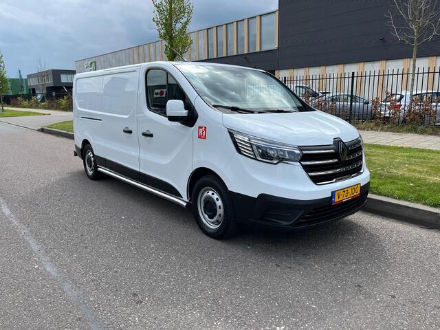Renault TRAFIC E-Tech Red L2 H1, Nieuwstaat/New condition, Airco, Nav, Camera