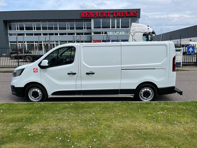 Renault TRAFIC E-Tech Red L2 H1, Nieuwstaat/New condition, Airco, Nav, Camera