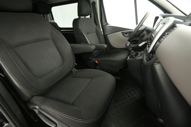 Renault TRAFIC 1.6 dCi T29 L2H1 | Dubbele Cabine | 5 Persoons | Airco Cruise Camera Navi Trekhaak PDC 18''LMV