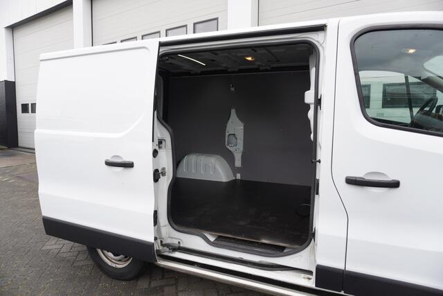 Renault TRAFIC 2.0 dCi 145PK Automaat EURO 6 - Airco - Navi - Cruise - ¤ 14.950,- Excl.