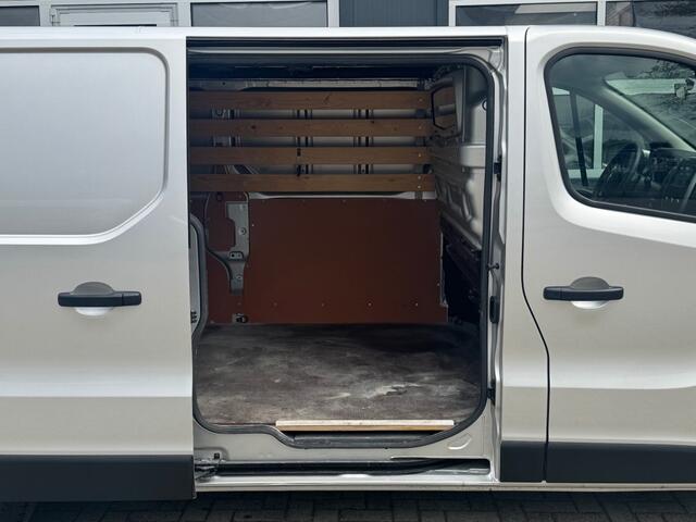 Renault TRAFIC 2.0 DCi 120PK L2H1 GB / Airco / Navi / Cruise