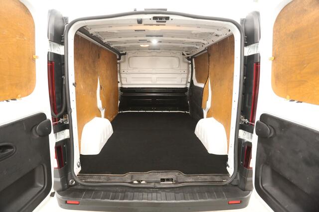 Renault TRAFIC 1.6 dCi T27 L1H1 Airco Cruise Navigatie 3 Persoons Parkeersensoren Elektrpakket