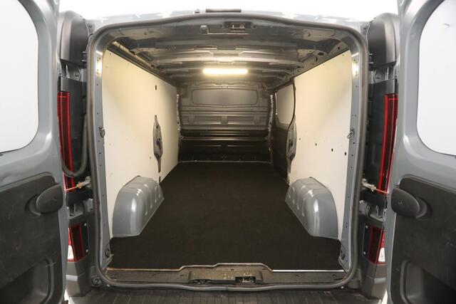 Renault TRAFIC 2.0 dCi T29 L2H1 145PK Automaat Airco Cruise Camera LED PDC 3 Persoons 18"LMV Trekhaak