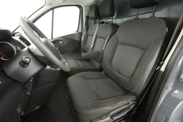 Renault TRAFIC 2.0 dCi T29 L2H1 145PK Automaat Airco Cruise Camera LED PDC 3 Persoons 18"LMV Trekhaak