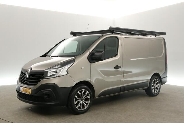 Renault TRAFIC 1.6 dCi T27 L1H1 | MARGE! | Airco Cruise Navigatie Trekhaak PDC 3 Persoons Imperiaal 17"LMV