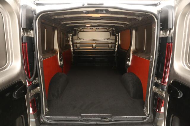 Renault TRAFIC 1.6 dCi T27 L1H1 | MARGE! | Airco Cruise Navigatie Trekhaak PDC 3 Persoons Imperiaal 17"LMV