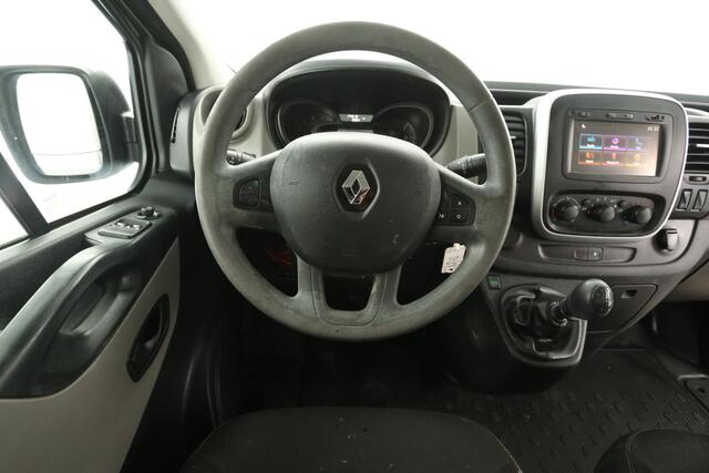 Renault TRAFIC 1.6 dCi T27 L1H1 | MARGE! | Airco Cruise Navigatie Trekhaak PDC 3 Persoons Imperiaal 17"LMV