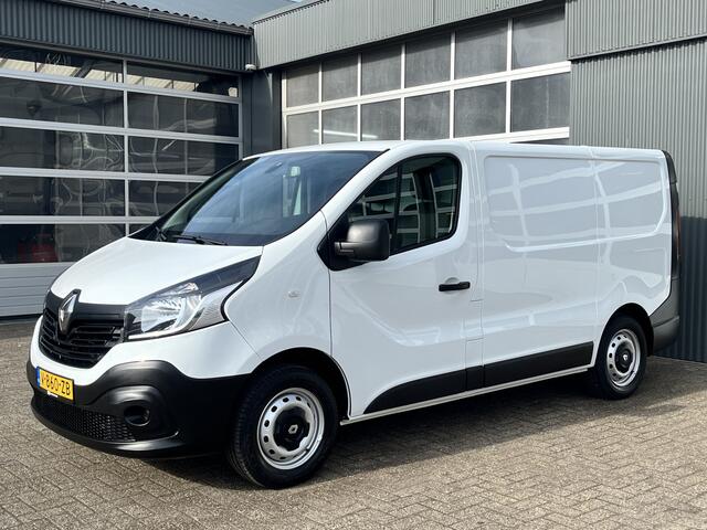 Renault TRAFIC 1.6 dCi T29 L1H1 Kastinrichting Airco Cruise controle Kastinrichting 3-Persoons Telefoonverbinding Parkeersensoren achter 1e eigenaar Euro 6 Dealer onderhouden