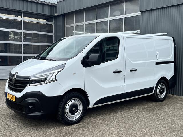 Renault TRAFIC 1.6 dCi 2x Schuifdeur Kastinrichting Airco Cruise controle Kastinrichting 3-Persoons Telefoonverbinding Parkeersensoren achter 1e eigenaar Euro 6 Dealer onderhouden
