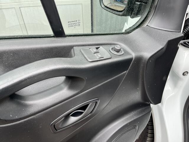 Renault TRAFIC 1.6 dCi 2x Schuifdeur Kastinrichting Airco Cruise controle Kastinrichting 3-Persoons Telefoonverbinding Parkeersensoren achter 1e eigenaar Euro 6 Dealer onderhouden