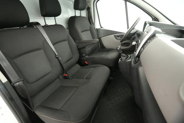 Renault TRAFIC 1.6 dCi T27 L1H1 Airco Cruise Navigatie 3 Persoons Parkeersensoren Elektrpakket
