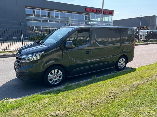 Renault TRAFIC Red 2.0 CDI, L1 H1, 150 PK, Euro 6, Airco, cruise, nav, camera,