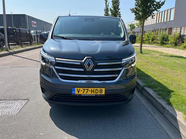 Renault TRAFIC Red 2.0 CDI, L1 H1, 150 PK, Euro 6, Airco, cruise, nav, camera,