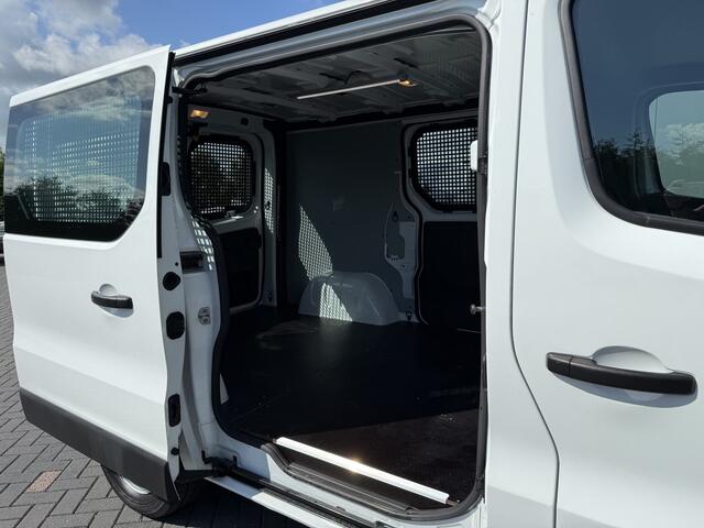 Renault TRAFIC 2.0 dCi 120 PK / L1H1 / 20.550 KM !!! / 2x SCHUIFDEUR / TREKHAAK / AIRCO / CRUISE / NAVI / LED