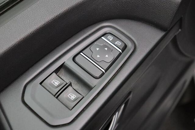 Renault TRAFIC 2.0 Blue dCi 130 T29 L1H1 Advance 2024 NAP | Airco | Carplay | Cruise conrol | Camera | LED | PDC | Sidebars | Elektrische ramen + spiegels | Centrale vergrendeling op afstand | DAB | Trekhaak