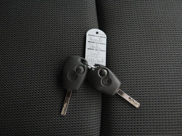 Renault TRAFIC 2.0DCi 120PK Dubbele Cabine Lang | 2xSchuifdeur | Navigatie | Camera | Imperiaal | Trekhaak | Airco | Cruise