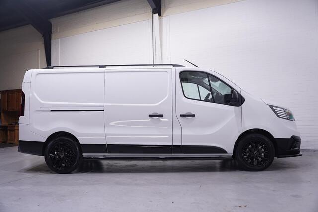 Renault TRAFIC 2.0 dCi 150 pk Black&White Edition Navi, Camera 18" LMV, Spoiler V+A, LED Koplampen, Keyless Entry, BPM Vrij, 3-Zits