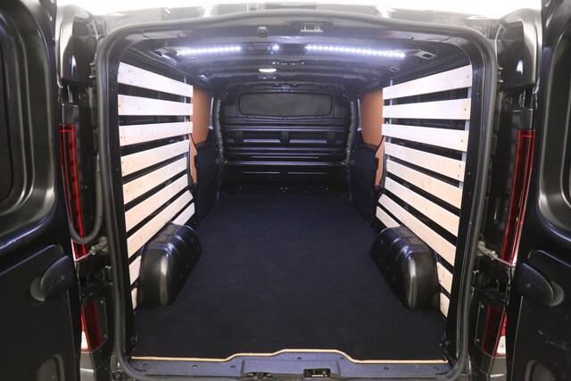 Renault TRAFIC 2.0 dCi T30 L2H1 150PK Automaat Airco Camera Cruise Navi PDC 3 Persoons Trekhaak