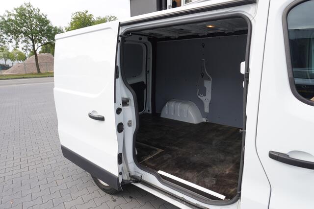 Renault TRAFIC 1.6 dCi 125PK EURO 6 - Airco - Navi - Cruise - ¤ 9.950,- Excl.