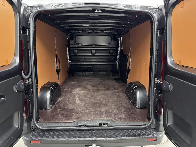 Renault TRAFIC 2.0 dCi T30 L2H1 Advance 130PK | Black-edition + Sidebars | Lichtmetalen velgen | Betimmering | Climate control | Achteruitrijcamera | Trekhaak | Zijwandbekleding |