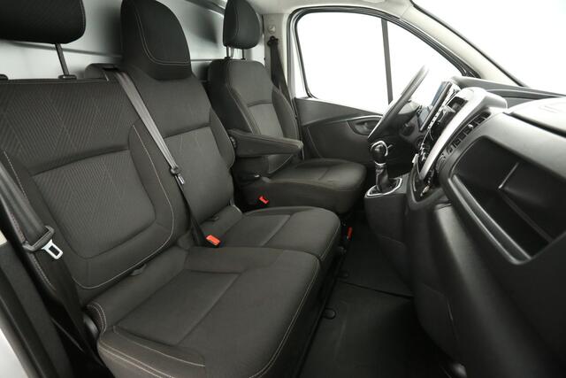 Renault TRAFIC 2.0 dCi T29 L2H1 146PK Automaat Airco Cruise Camera Carplay LED 3 Persoons 17"LMV PDC Trekhaak