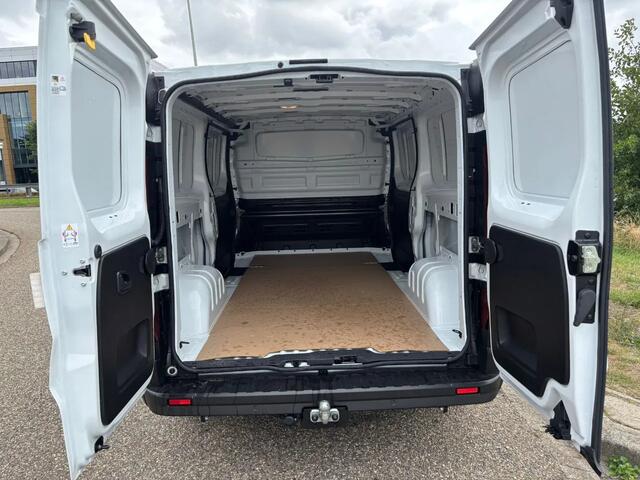 Renault TRAFIC 2.0DCI L2H1 Automaat Airco Cruisecontrol Trekhaak Dubbelschuifdeur 150PK NIEUW BPM VRIJ