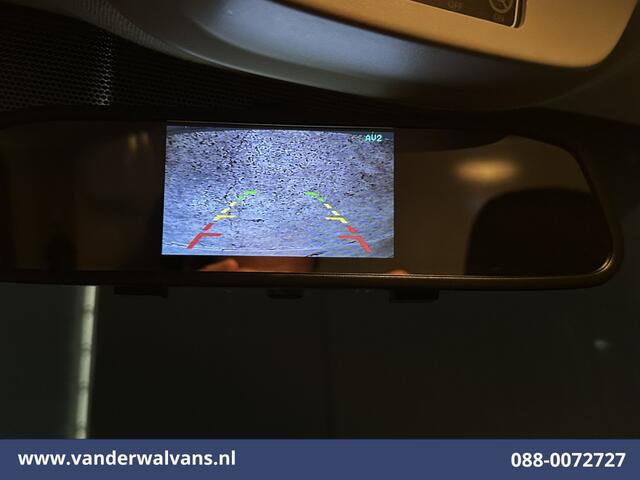 Renault TRAFIC 2.0 dCi 120pk L2H1 Euro6 Airco | Navigatie | Camera | LED | Cruisecontrol | Trekhaak Parkeersensoren, Sidebars, Bijrijdersbank