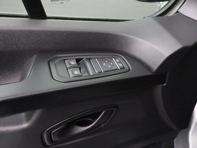 Renault TRAFIC 2.0DCi 130PK Lang Dubbele Cabine 6-Persoons | Multimedia | Camera | Airco | Trekhaak