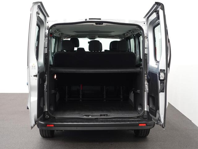 Renault TRAFIC Passenger 2.0 dCi 120 L2H1 9 Persoons Airco Bluetooth Led Parkeersensoren
