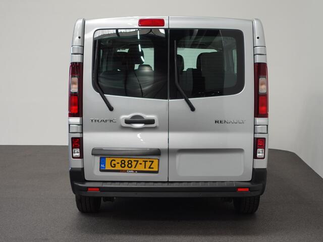 Renault TRAFIC Passenger 2.0 dCi 120 L2H1 9 Persoons Airco Bluetooth Led Parkeersensoren