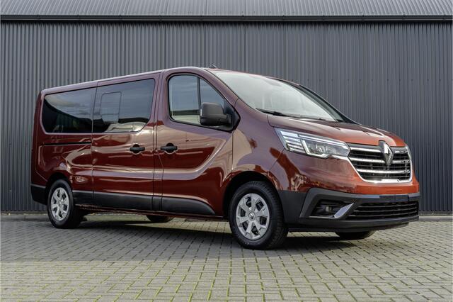 Renault TRAFIC Blue dCi 150PK | L2H1 | 9-Zits | LED | Canera | Navi | Zijschuifdeur R+L | Cruise | Airco | PDC | Euro 6