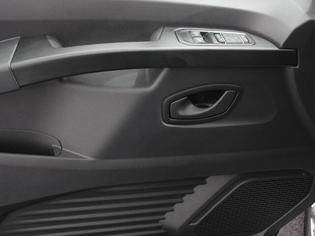 Renault TRAFIC 2.0 Blue dC1 150 EDC T30 L2H1 Advance Dubbele cabine Navigatie Airco Lichtmetalen velgen Betimmering Trekhaak Camera Parkeer sensoren Dab