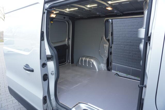 Renault TRAFIC 2.0 dCi 120PK 2x schuifdeur EURO 6 - Airco - Navi - Cruise - ¤11.950,- Excl.