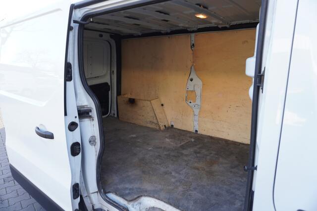 Renault TRAFIC 1.6 dCi 120PK L2 EURO 6 - Airco - Navi - Cruise - ¤ 12.499,- Excl.