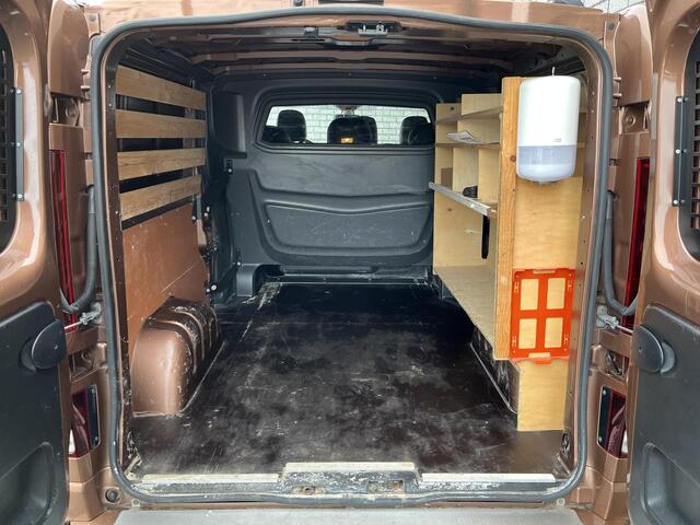 Renault TRAFIC 1.6 dCi T29 L2H1 DC Luxe | Achteruitrijcamera | Trekhaak | Leder | Navigatie |