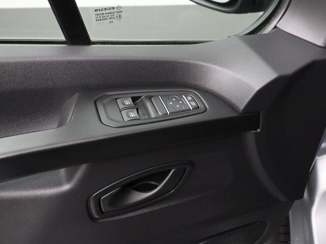 Renault TRAFIC 2.0DCi 130PK Lang Dubbele Cabine | 6-Persoons | Euro 6 | Multimedia | Camera | Airco | Cruise | Trekhaak