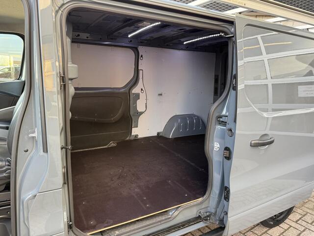 Renault TRAFIC 2.0 dCi 170 T29 L2H1 Comfort | NAP | 1E eigenaar | Dubbele schuifdeur | Achteruitrijcamera | Climate Control | Leer | Trekhaak | Cruise Control | DAB | Navigatie | Lichtmetaal |