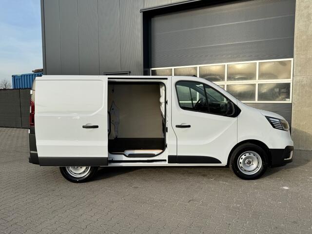 Renault TRAFIC 2.0 D 130pk 3.0 L1H1 - Navi - Camera - Betimmering - trekhaak - All Season banden