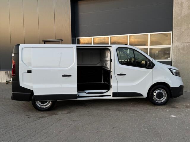 Renault TRAFIC 2.0D 130 pk L2H1 - Navi/Applecarplay/Android auto/ camera/ trekhaak/ all season banden