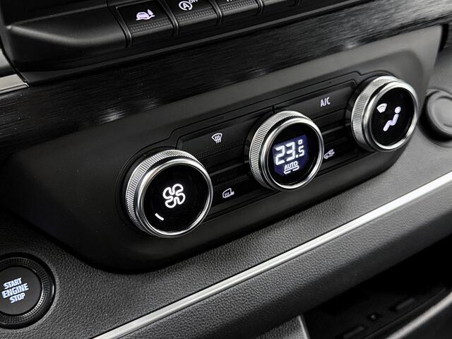 Renault TRAFIC 2.0 Blue dCi EDC 170 T29 L2H1 Extra DC 2x Schuifdeur Betimmering Keyless Trekhaak Navigatie Parkeersensoren Camera Carplay Dubbele Cabine